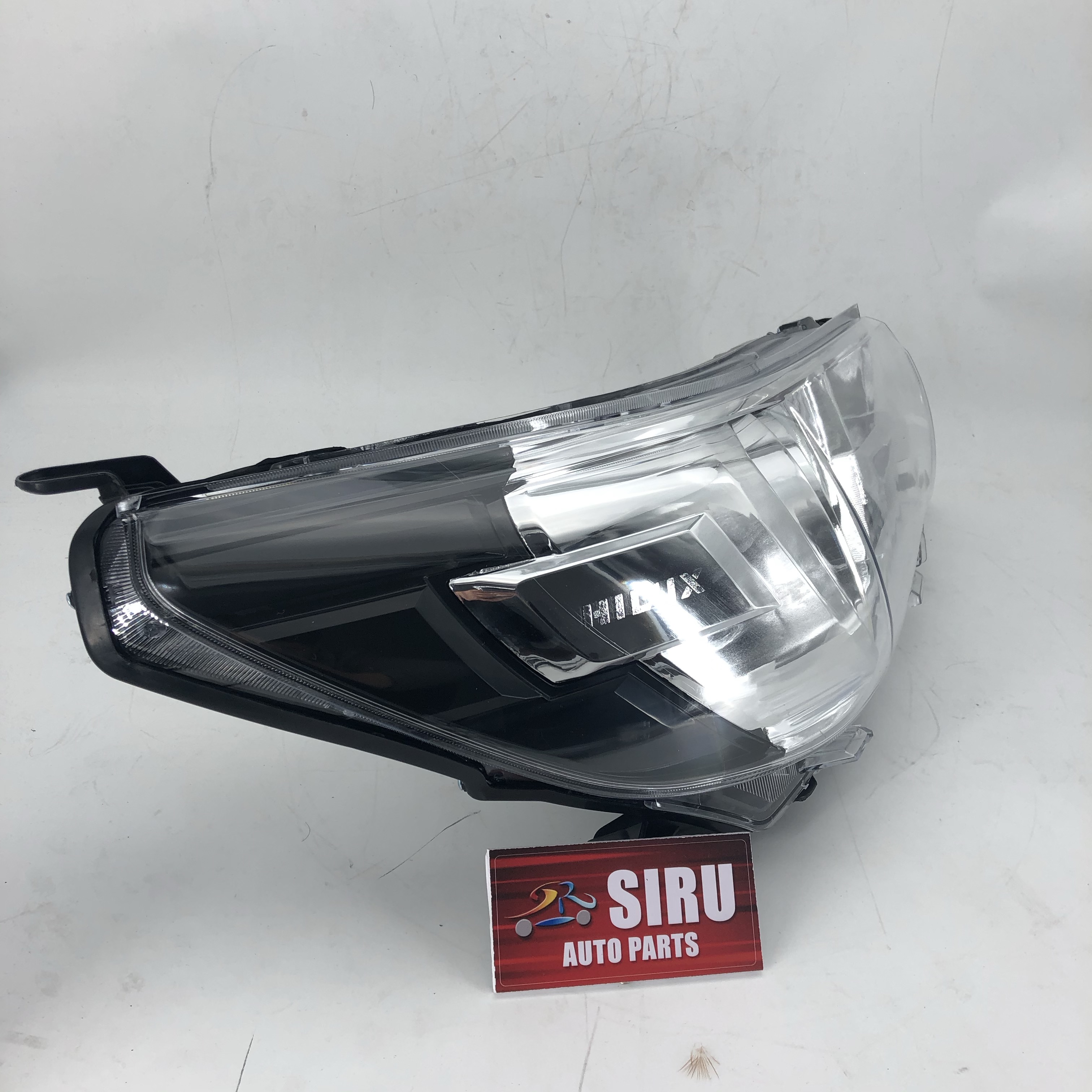 Toyota Hilux Revo 2016 Headlights Basic Model