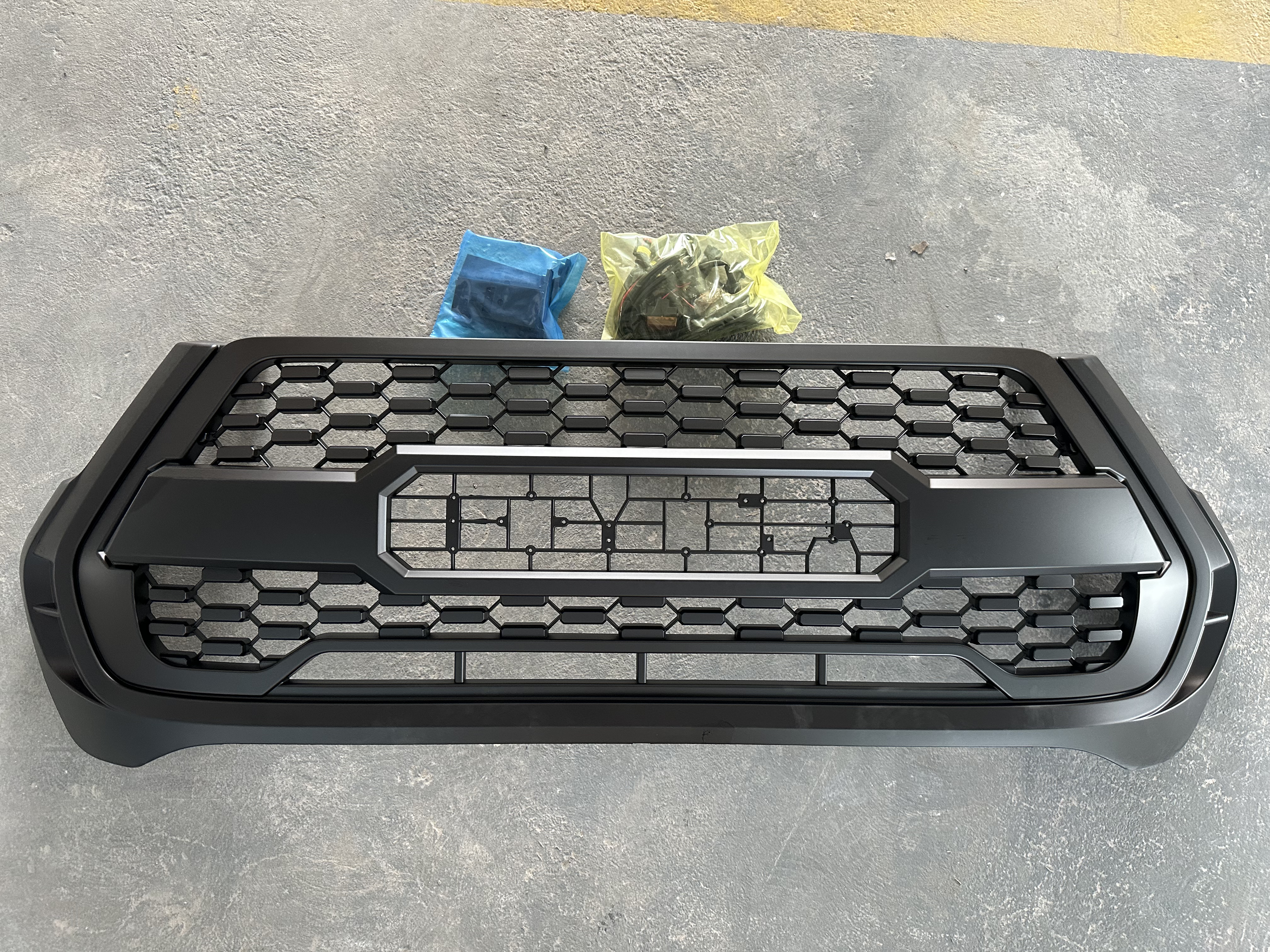 Toyota Revo 2020 Modify Grille for Wholesale
