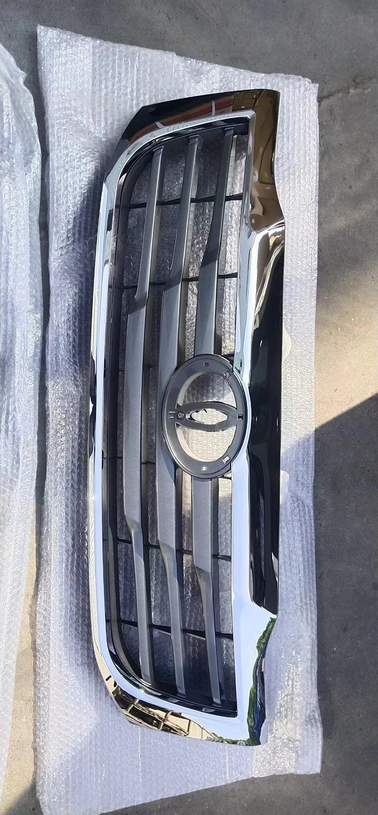 Toyota Hilux Vigo 2012 OEM Half Chromed Grille 