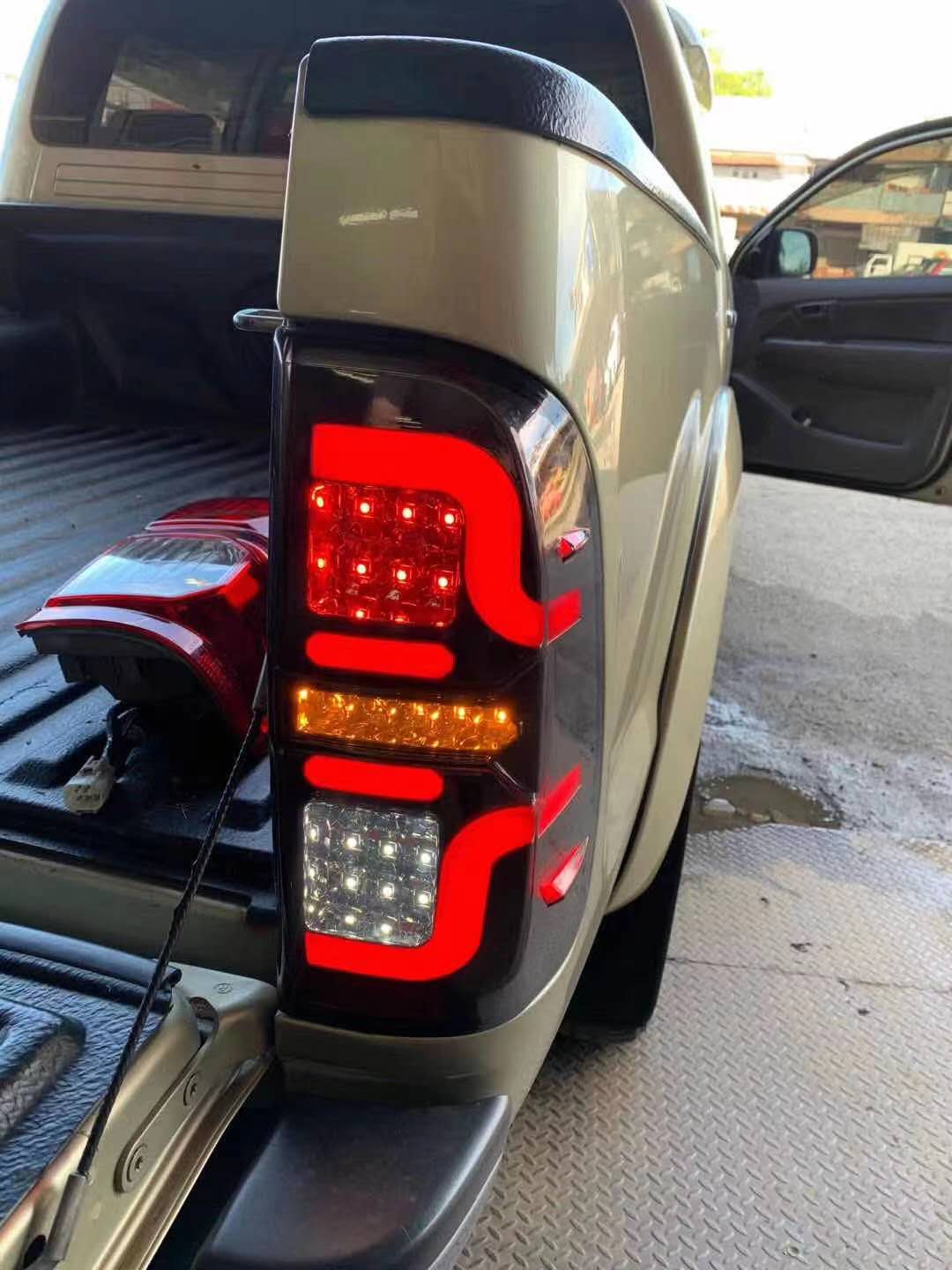 Toyota Hilux Vigo / Vigo Champ 12-15 / Full LED Taillamp with Light Bar Design 